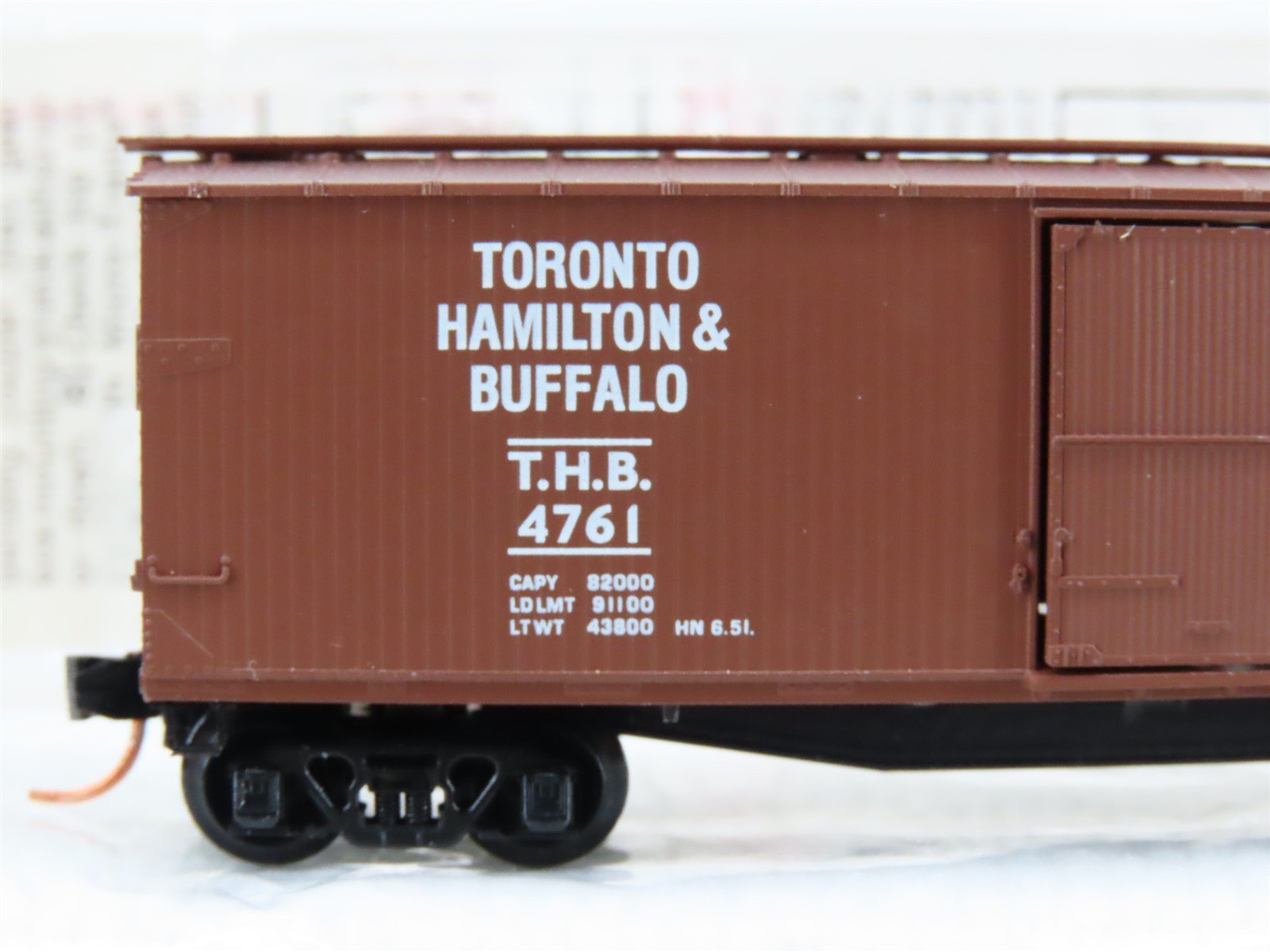 N Scale Micro-Trains MTL 39220 TH&B Toronto, Hamilton & Buffalo 40' Boxcar #4761