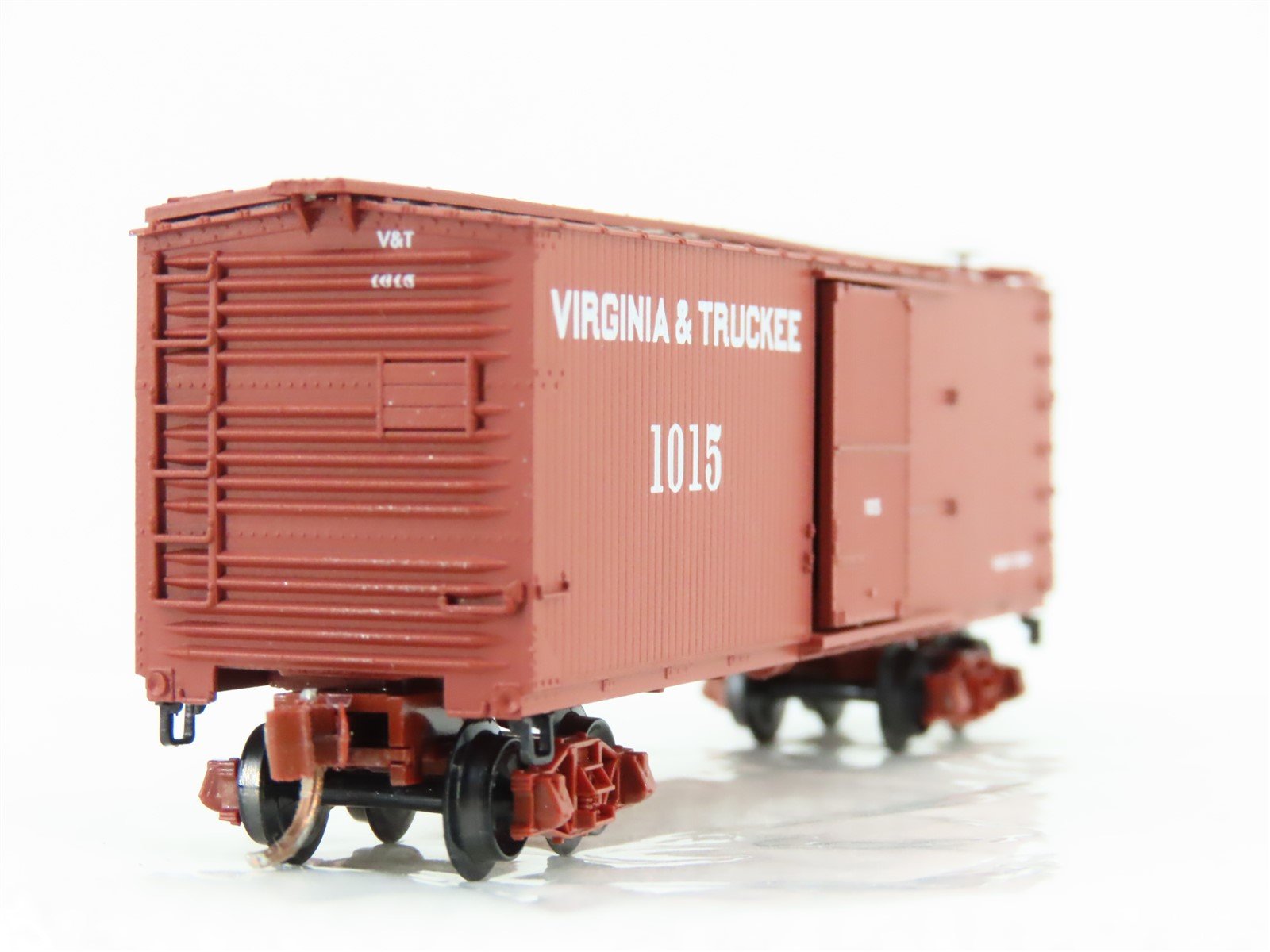N Scale Micro-Trains MTL 39180 V&T Virginia & Truckee 40' Wood Boxcar #1015