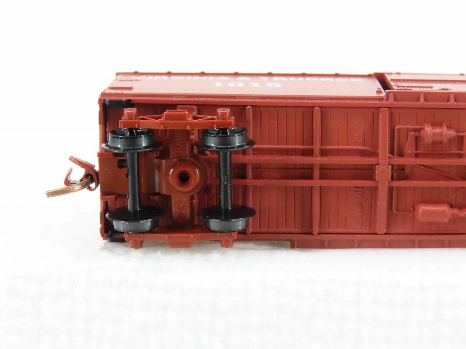 N Scale Micro-Trains MTL 39180 V&T Virginia & Truckee 40' Wood Boxcar #1015