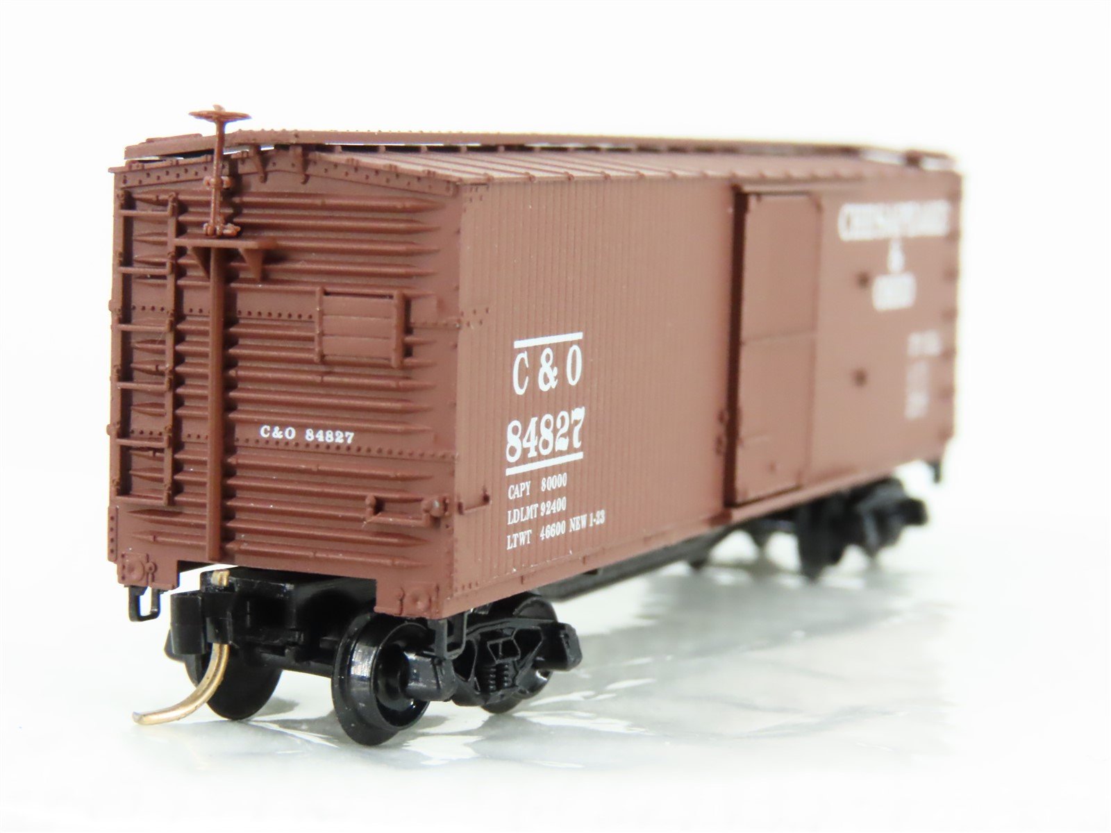 N Scale Micro-Trains MTL 39170 C&O Chesapeake & Ohio 40' Wood Boxcar #84827