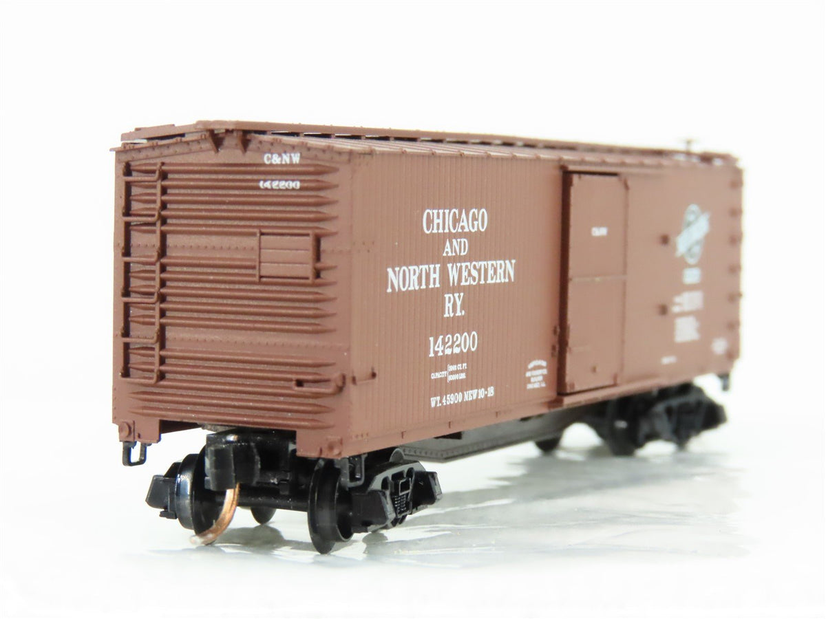 N Scale Micro-Trains MTL 39160 CNW Chicago &amp; Northwestern 40&#39; Boxcar #142200