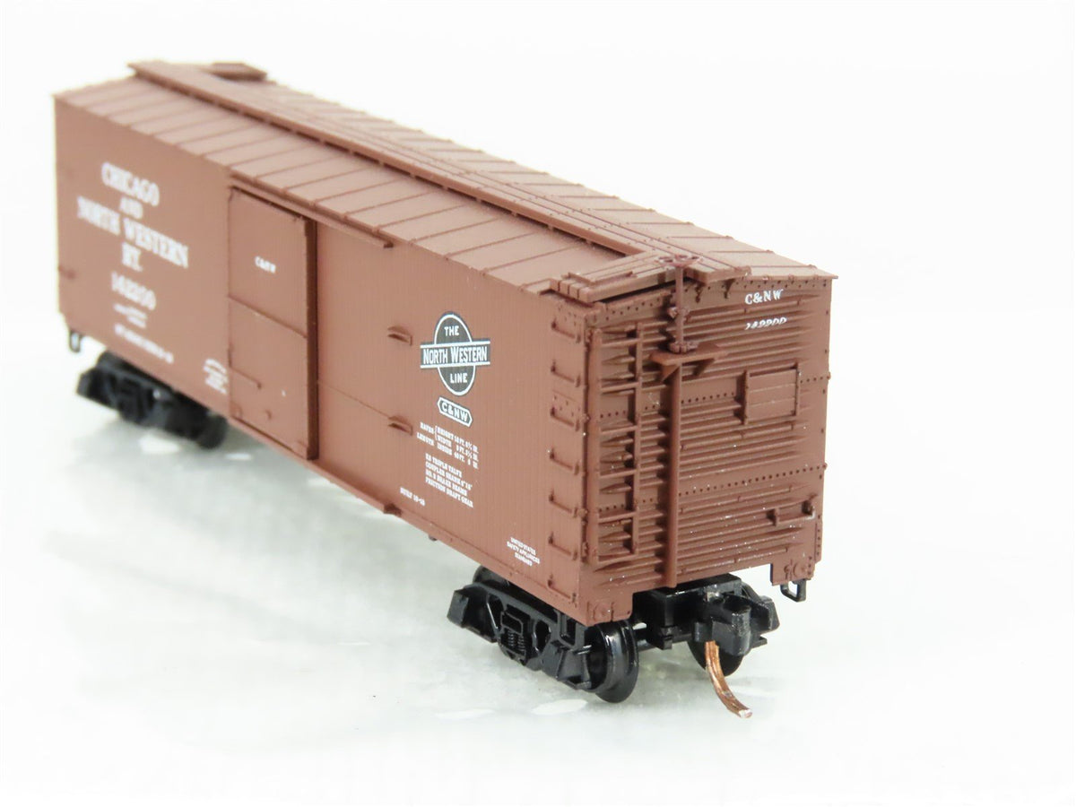 N Scale Micro-Trains MTL 39160 CNW Chicago &amp; Northwestern 40&#39; Boxcar #142200