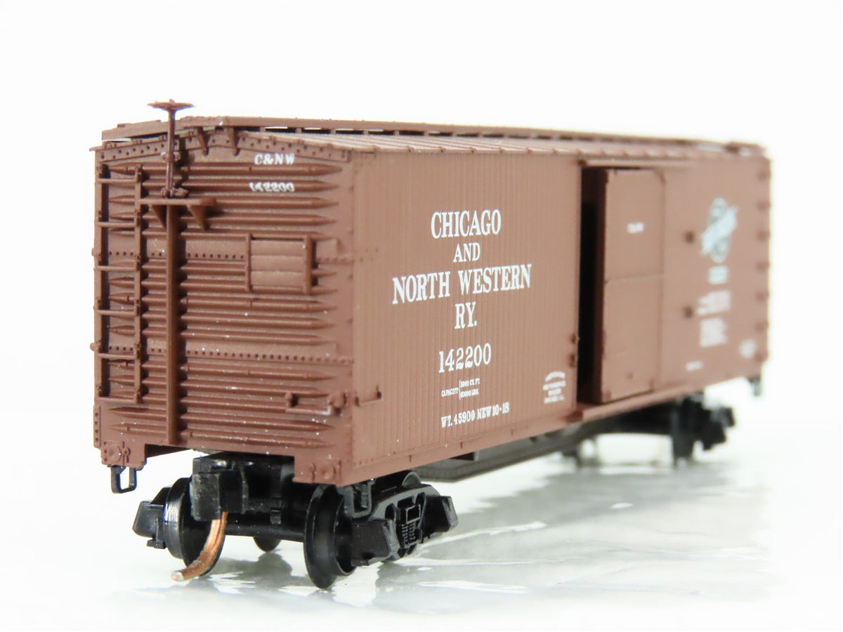 N Scale Micro-Trains MTL 39160 CNW Chicago &amp; Northwestern 40&#39; Boxcar #142200