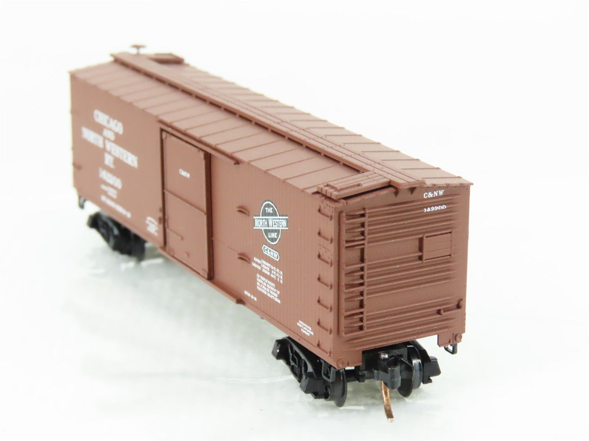 N Scale Micro-Trains MTL 39160 CNW Chicago &amp; Northwestern 40&#39; Boxcar #142200