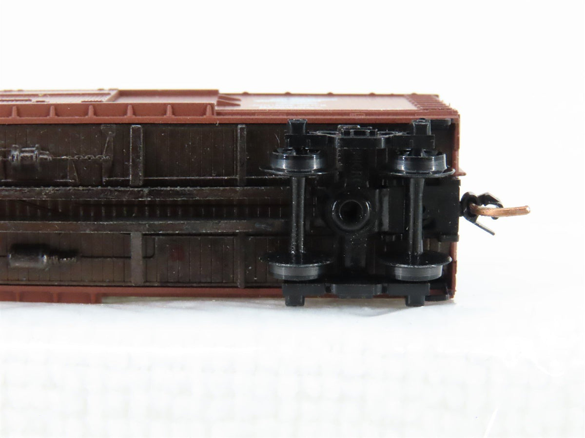 N Scale Micro-Trains MTL 39160 CNW Chicago &amp; Northwestern 40&#39; Boxcar #142200