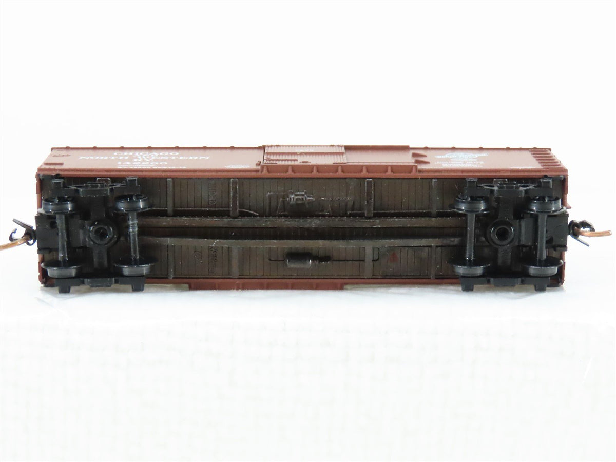 N Scale Micro-Trains MTL 39160 CNW Chicago &amp; Northwestern 40&#39; Boxcar #142200