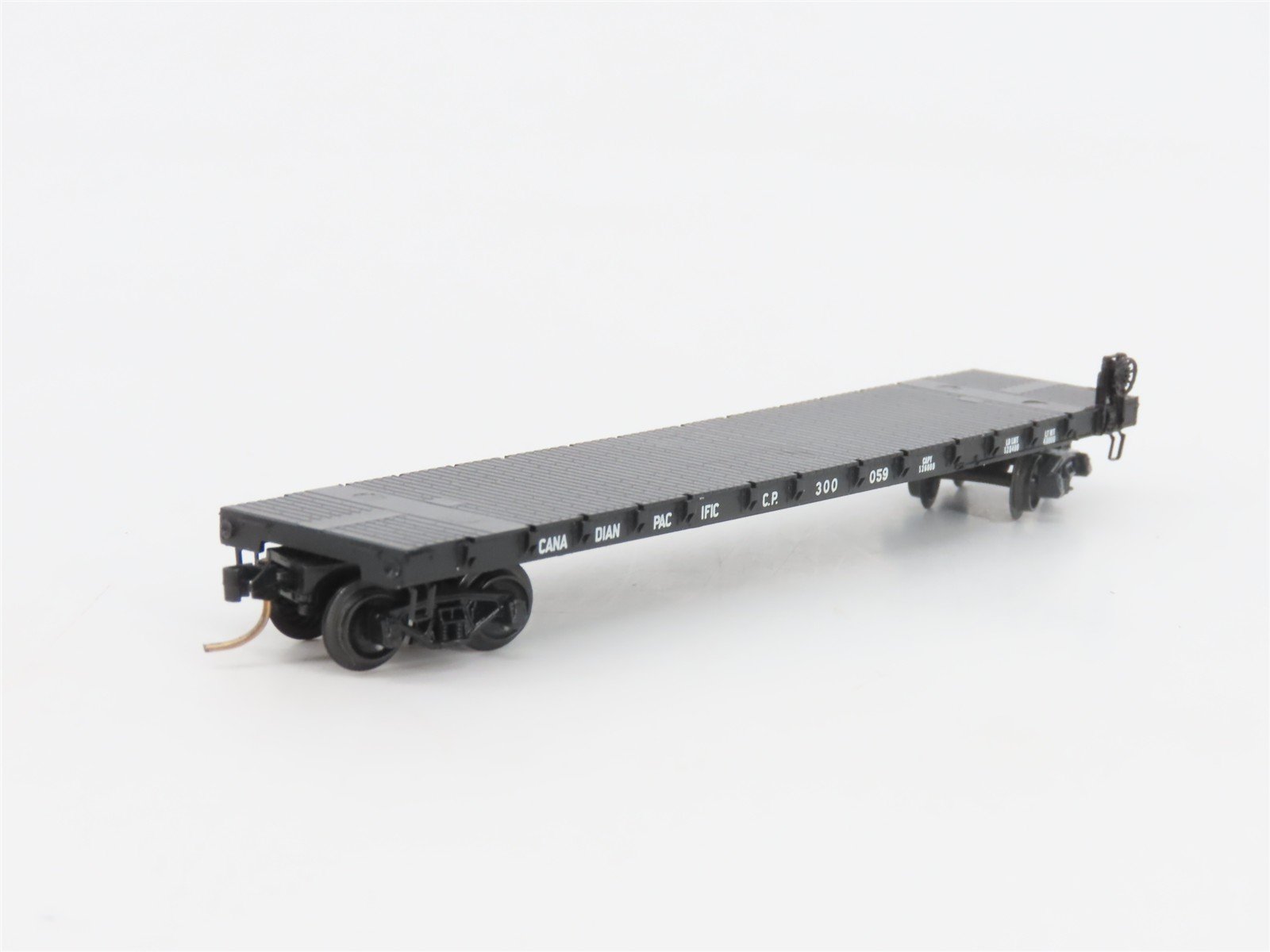 N Scale Kadee Micro-Trains MTL 44040 CP Canadian Pacific 50' Flat Car #300059