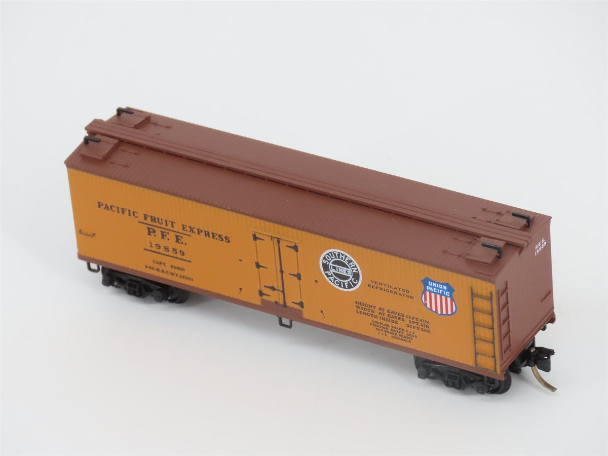 N Scale Micro-Trains MTL 47060 SP UP PFE Pacific Fruit Express 40&#39; Reefer #19859