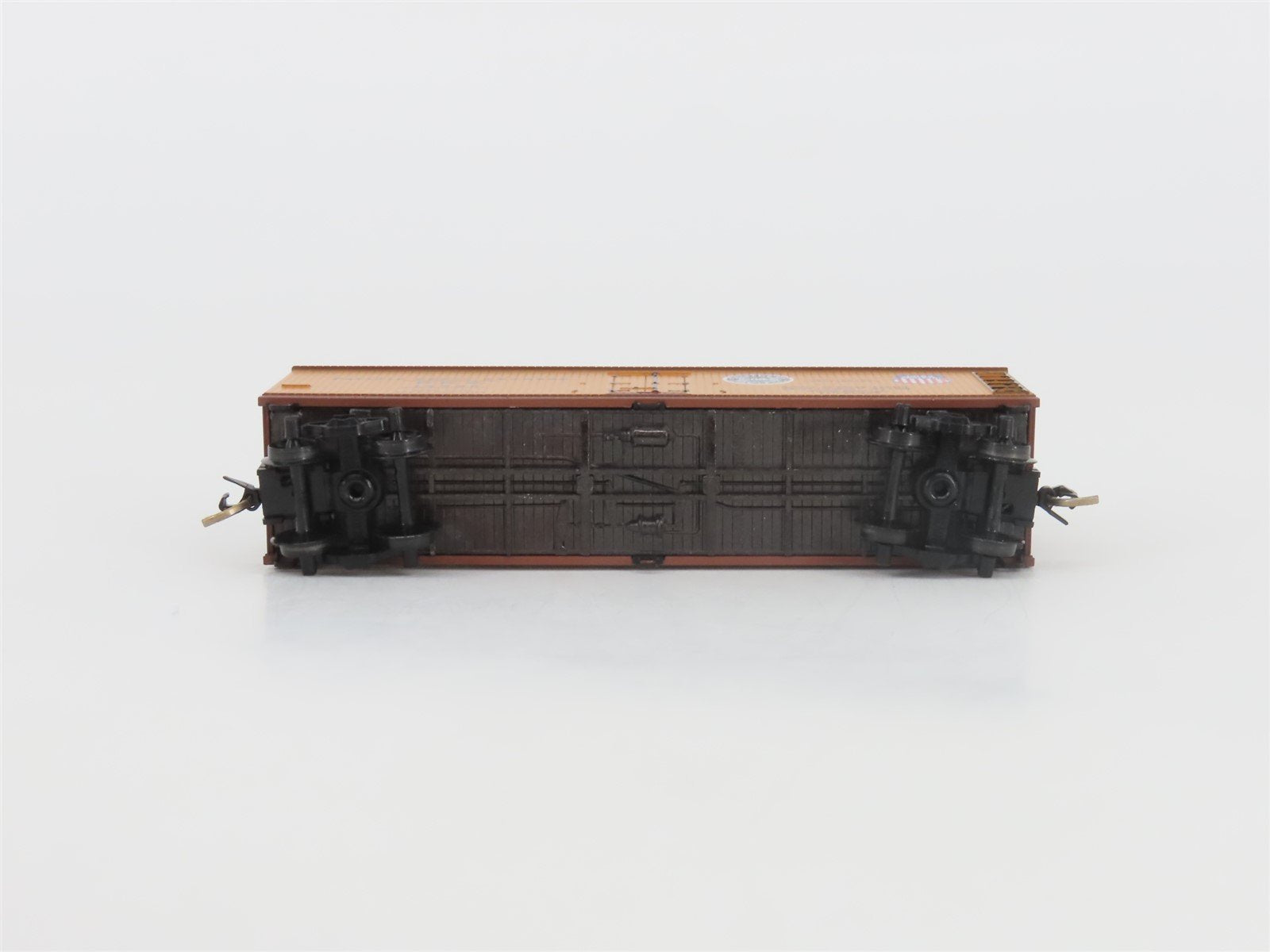 N Scale Micro-Trains MTL 47060 PFE Pacific Fruit Express 40' Reefer #18985