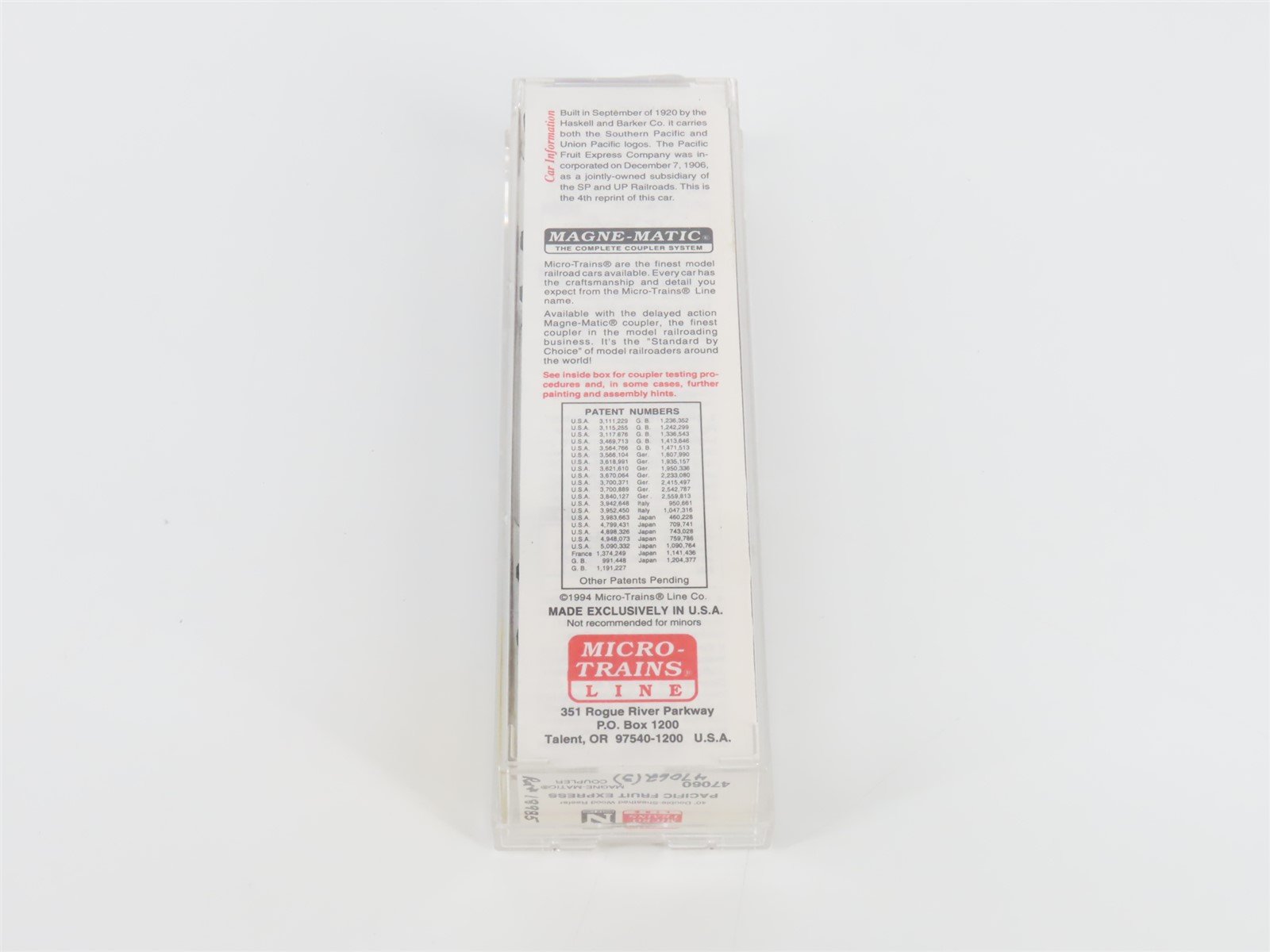 N Scale Micro-Trains MTL 47060 PFE Pacific Fruit Express 40' Reefer #18985