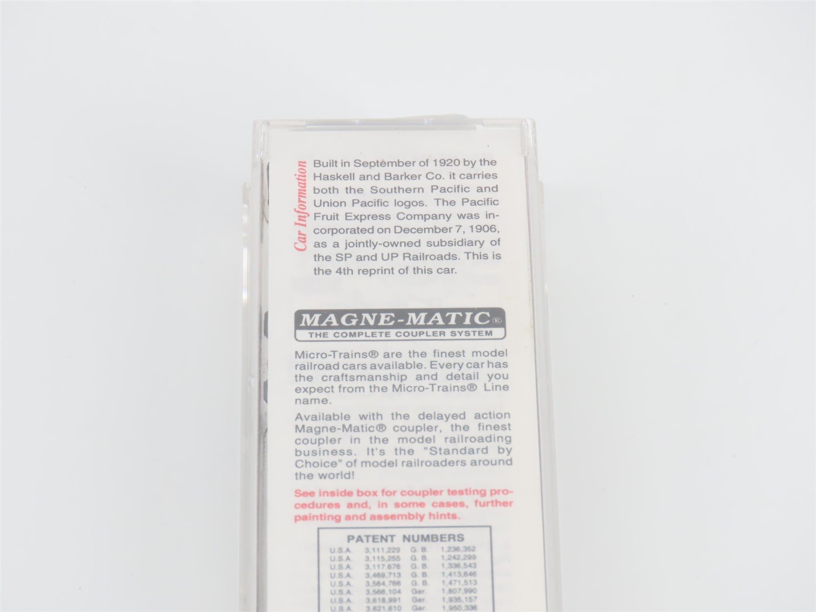 N Scale Micro-Trains MTL 47060 PFE Pacific Fruit Express 40' Reefer #18985