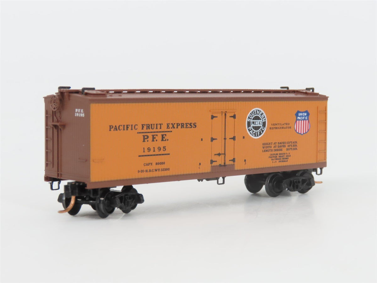 N Scale Micro-Trains MTL 47060 SP UP PFE Pacific Fruit Express 40&#39; Reefer #19195