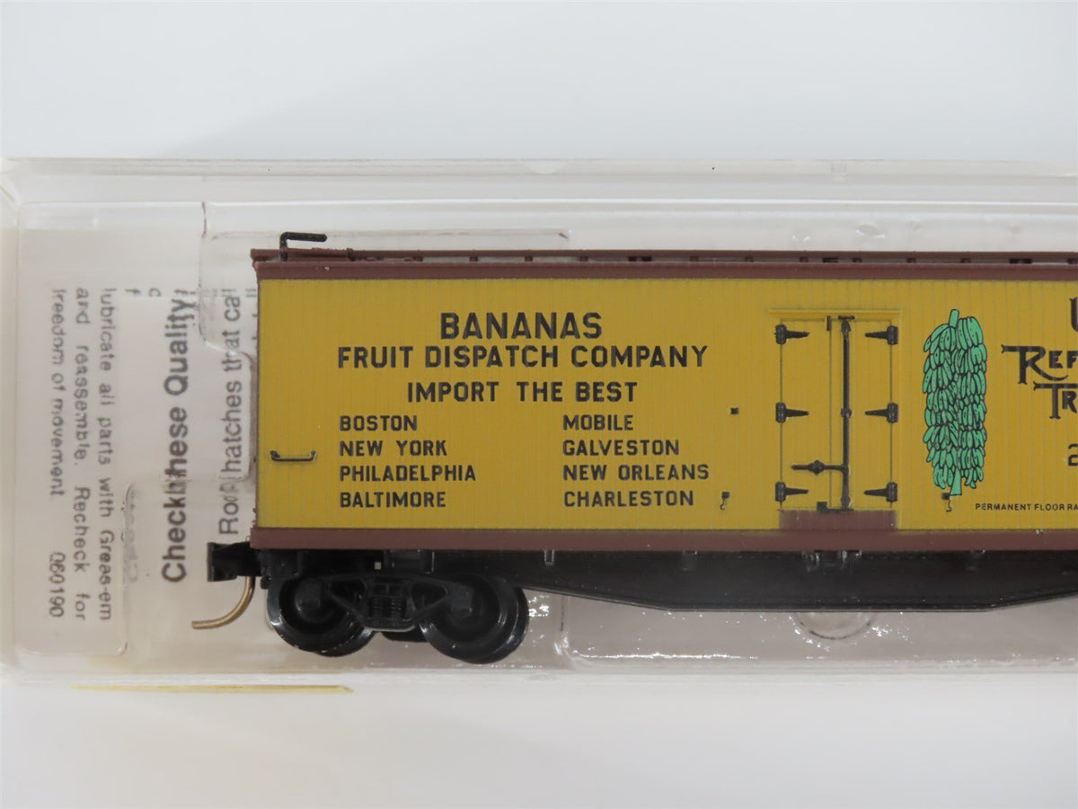N Scale Micro-Trains MTL 49390 URTC Bananas Fruit Dispatch 40&#39; Reefer #24013