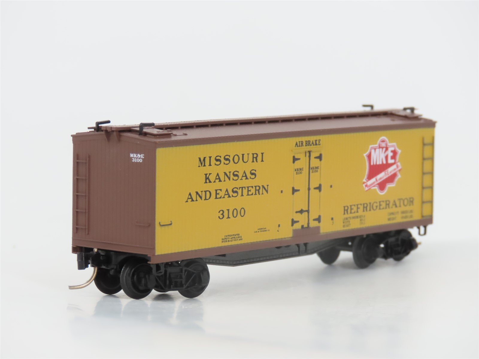 N Scale Micro-Trains MTL 49360 MK&E Missouri Kansas & Eastern 40' Reefer #3100