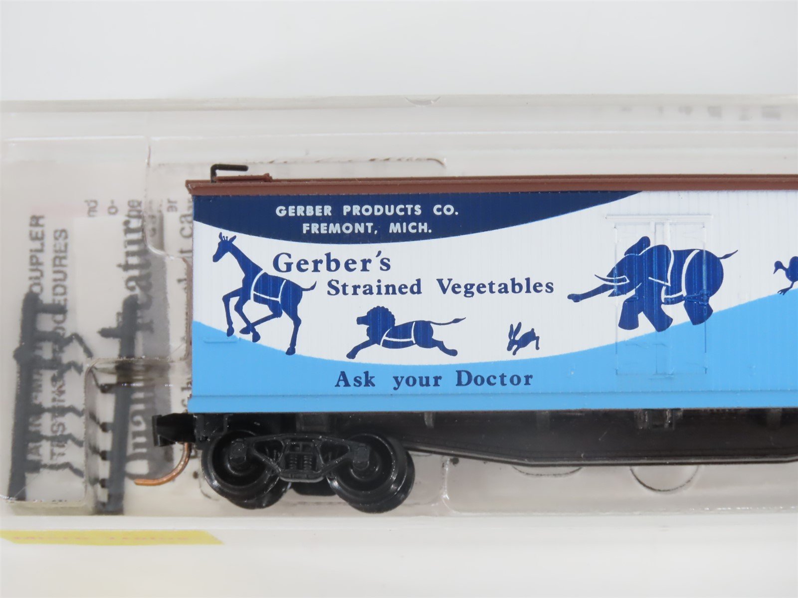 N Scale Micro-Trains MTL 49330 GSVX Gerber Products 40' Wood Reefer #1001