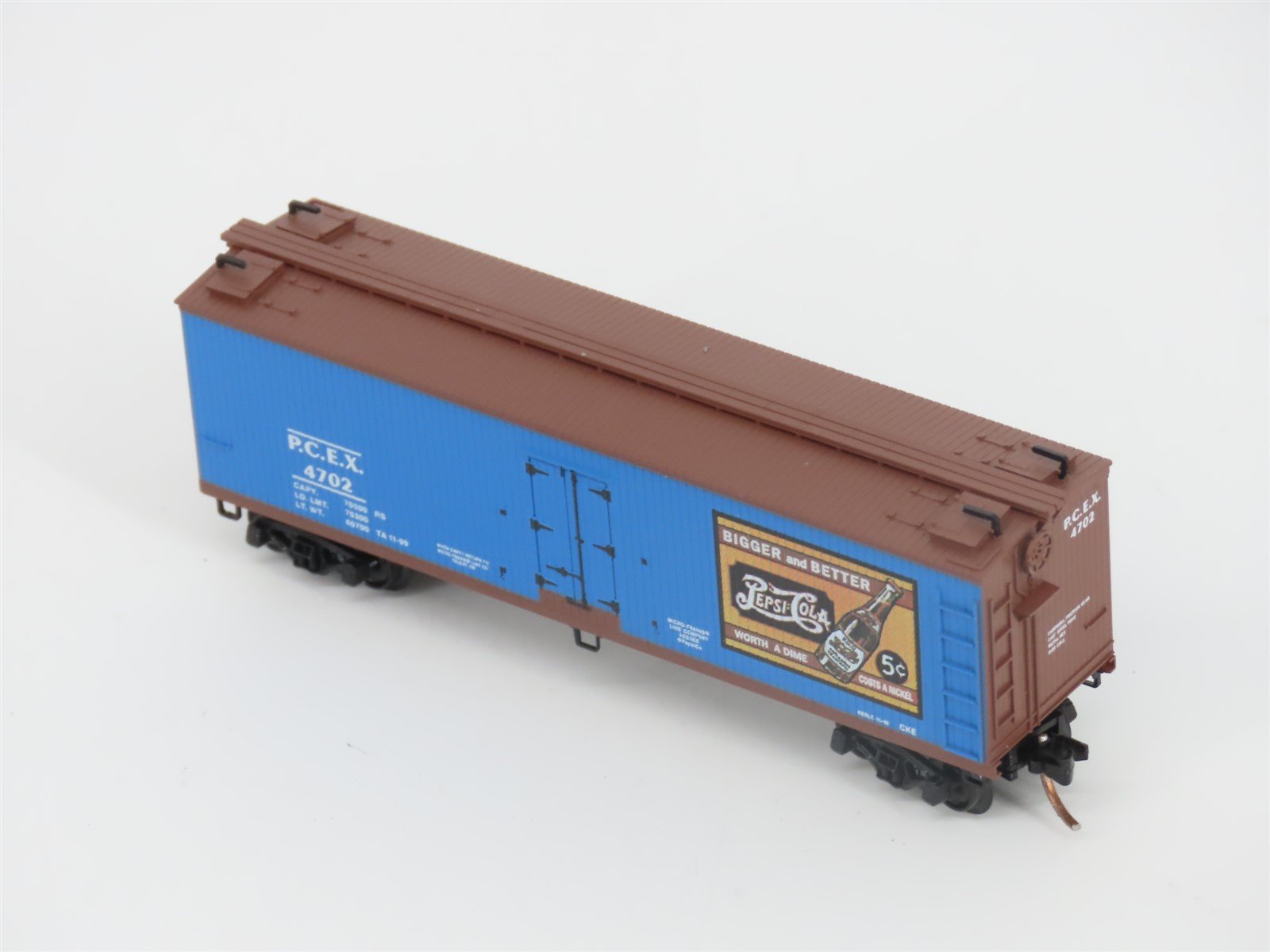 N Scale Micro-Trains MTL 47340 PCEX Pepsi-Cola 40' Wood Reefer #4702