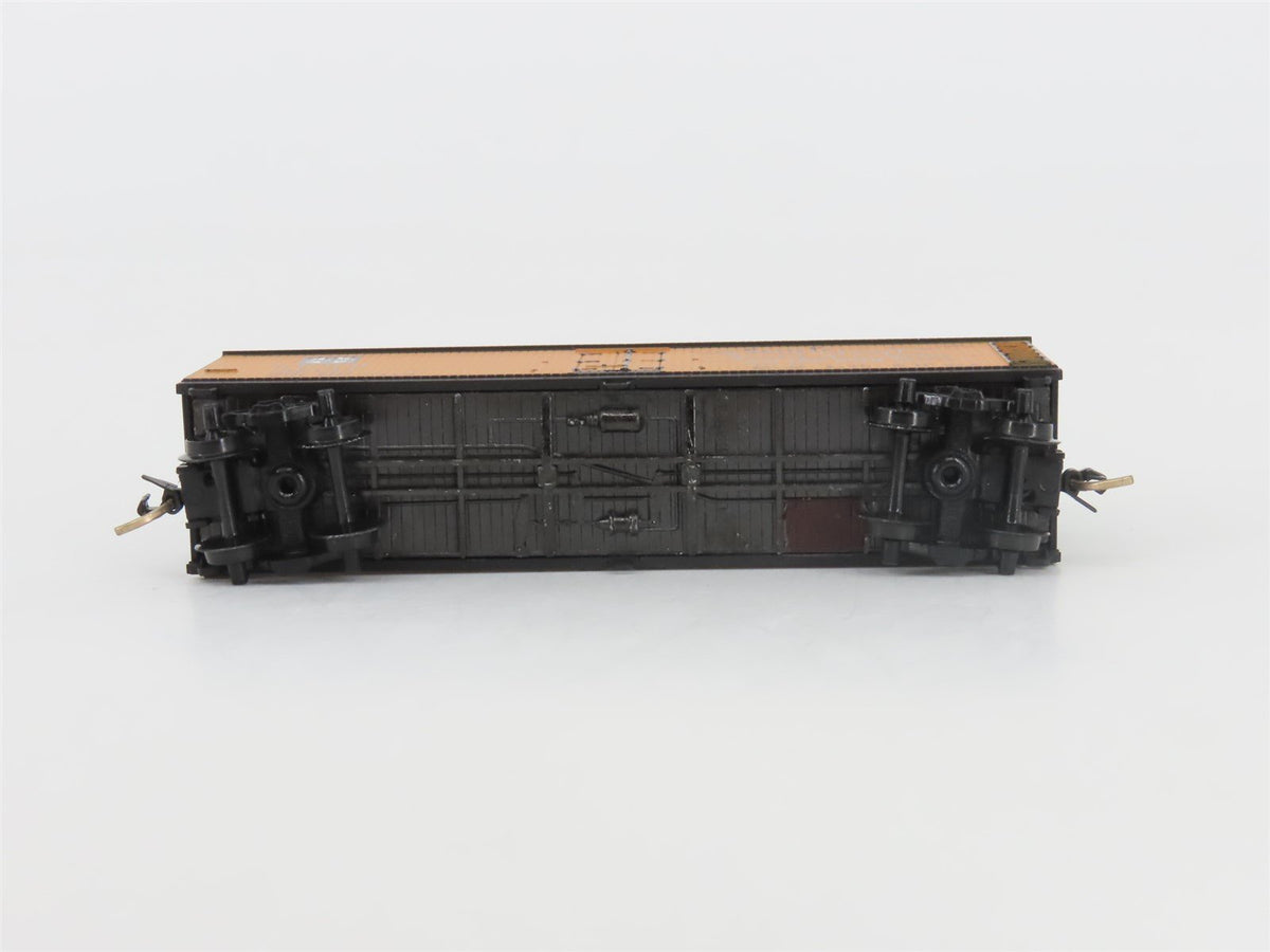 N Scale Micro-Trains MTL 47230 SFRD Santa Fe &quot;Chief&quot; 40&#39; Wood Reefer #26243