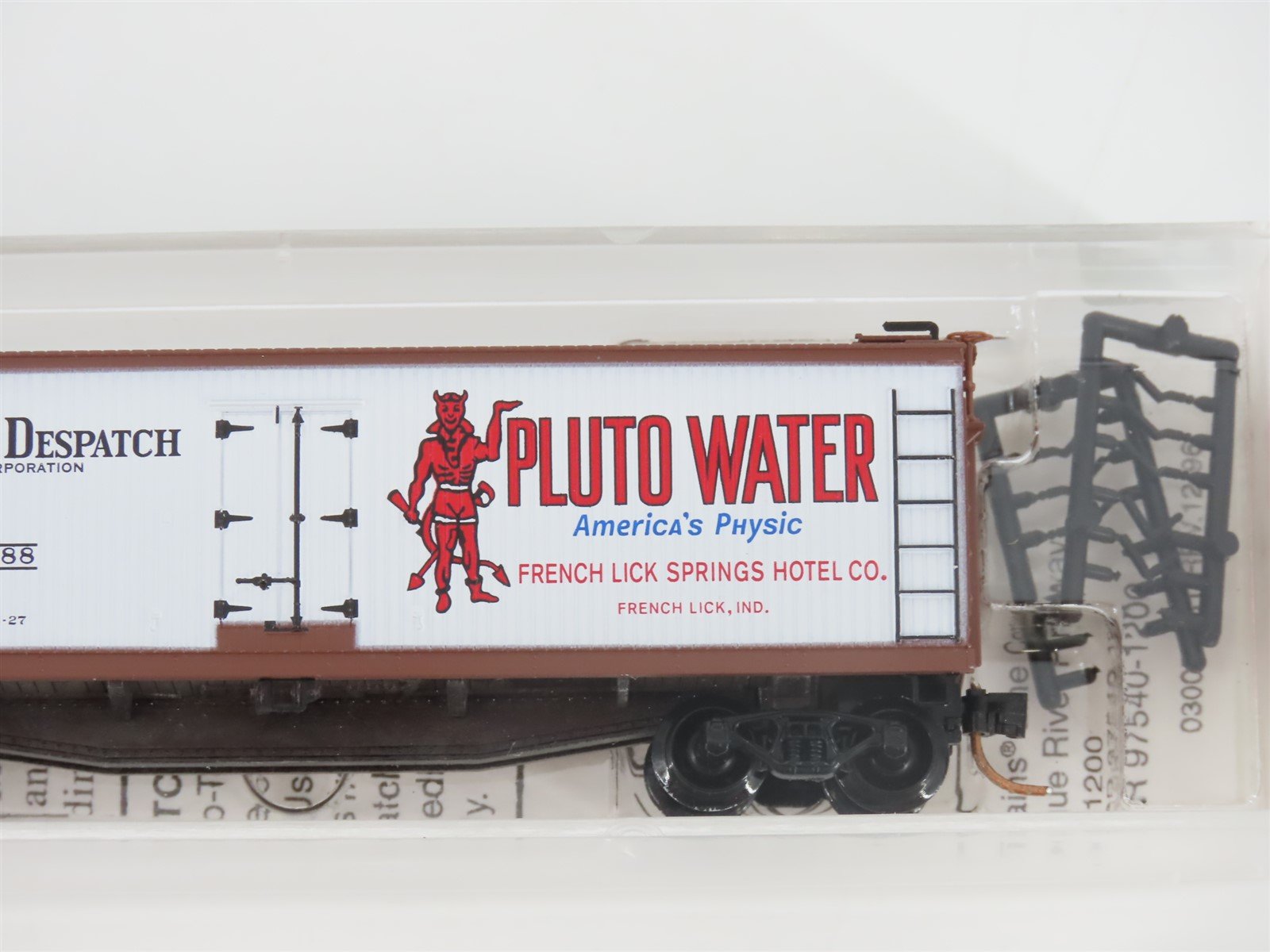 N Scale Micro-Trains MTL 49490 NADX Pluto Water 40' Wood Reefer #2688