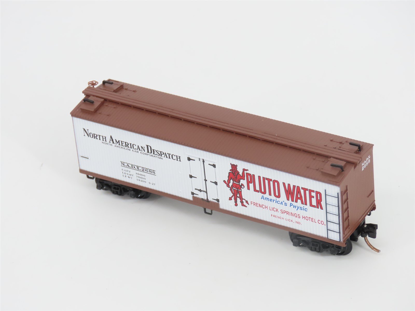 N Scale Micro-Trains MTL 49490 NADX Pluto Water 40' Wood Reefer #2688