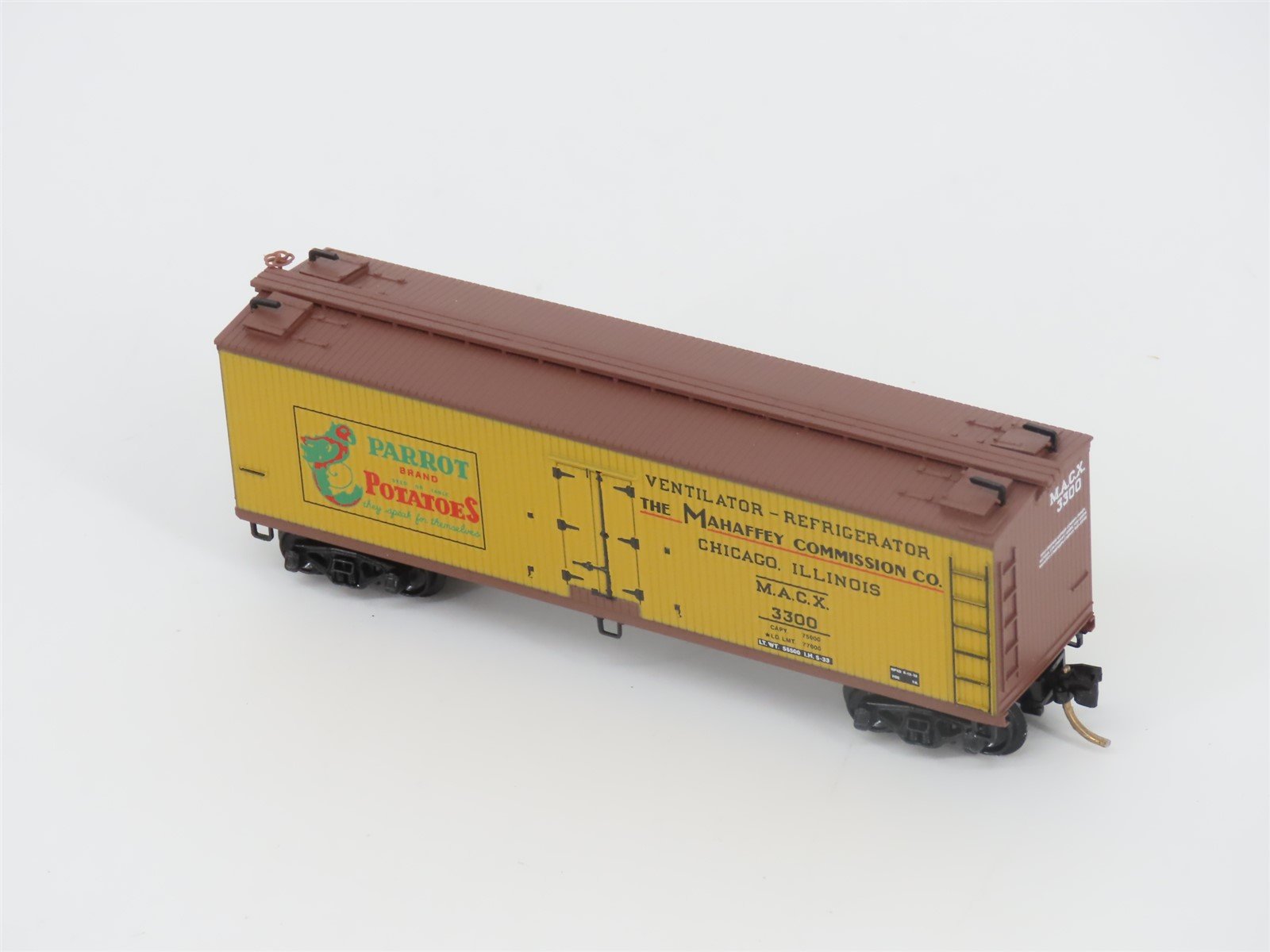 N Scale Micro-Trains MTL 49480 MACX Parrot Potatoes 40' Wood Reefer #3300