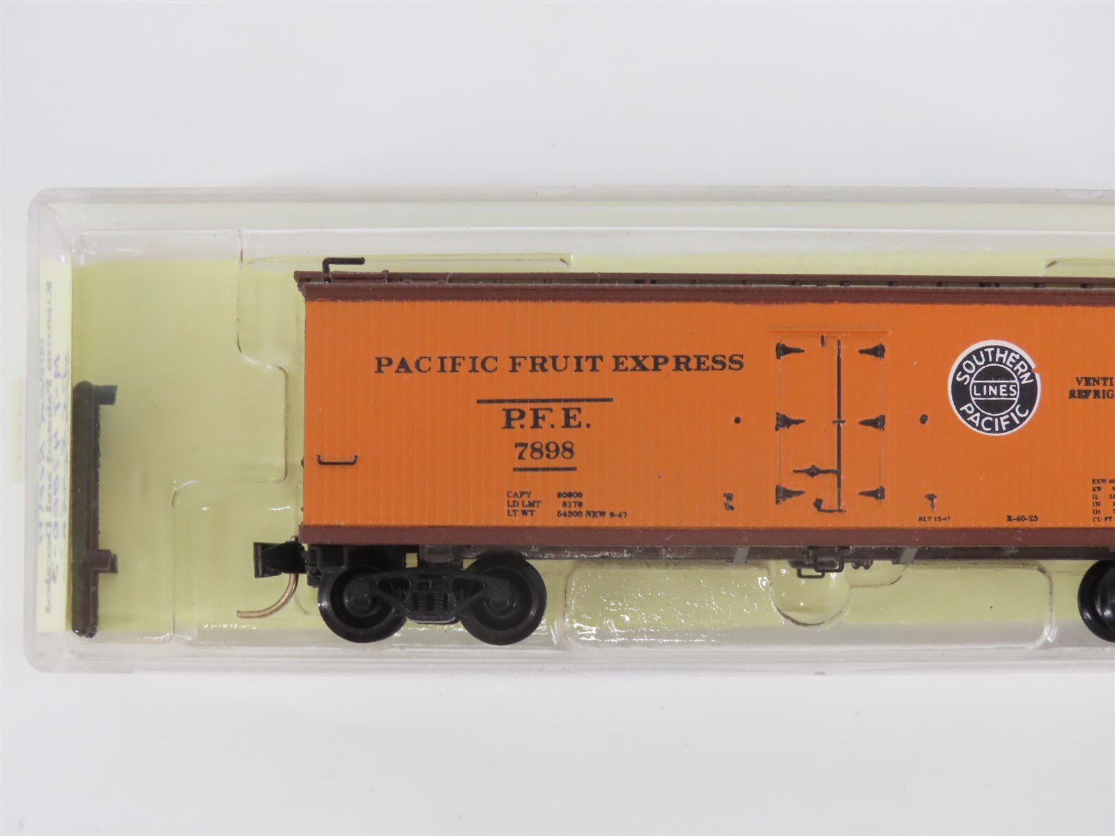 N Micro-Trains MTL Al's Kustom SP UP PFE Pacific Fruit Express Reefer #7898