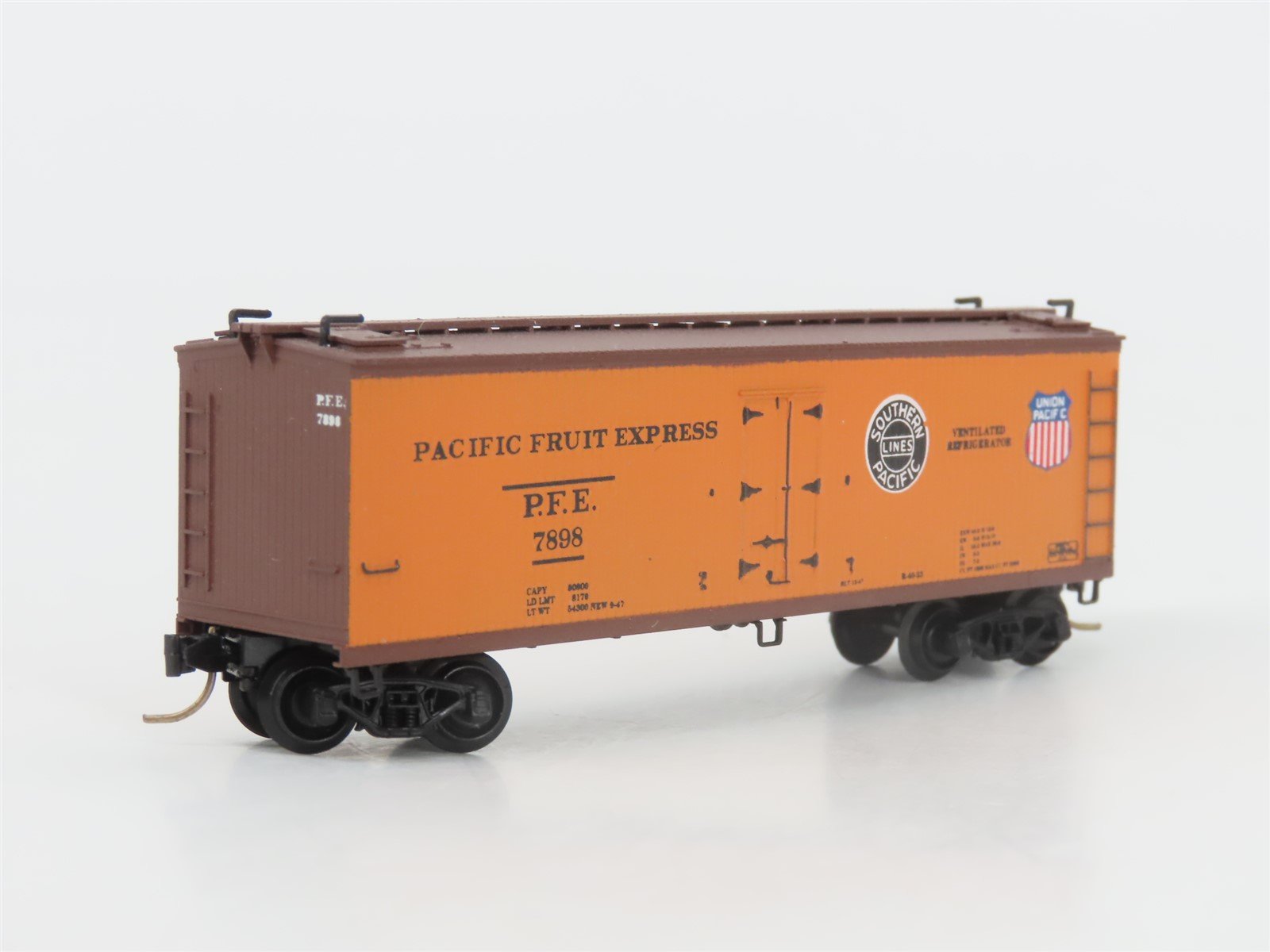 N Micro-Trains MTL Al's Kustom SP UP PFE Pacific Fruit Express Reefer #7898