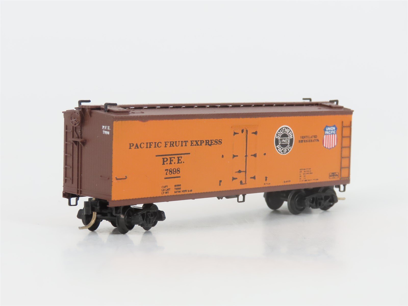 N Micro-Trains MTL Al's Kustom SP UP PFE Pacific Fruit Express Reefer #7898