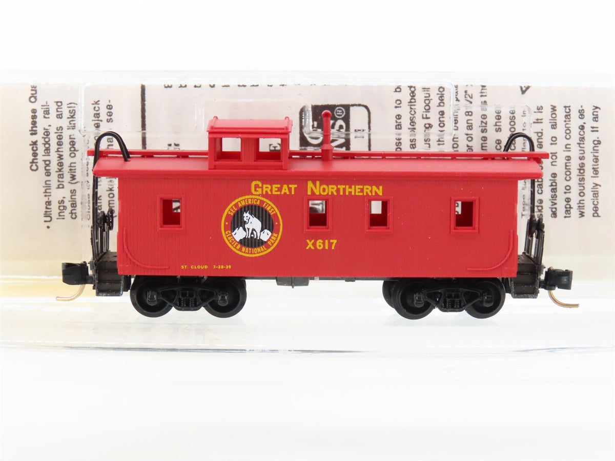 N Micro-Trains MTL 51110 GN Great Northern 34&#39; Offset Cupola Wood Caboose #X617