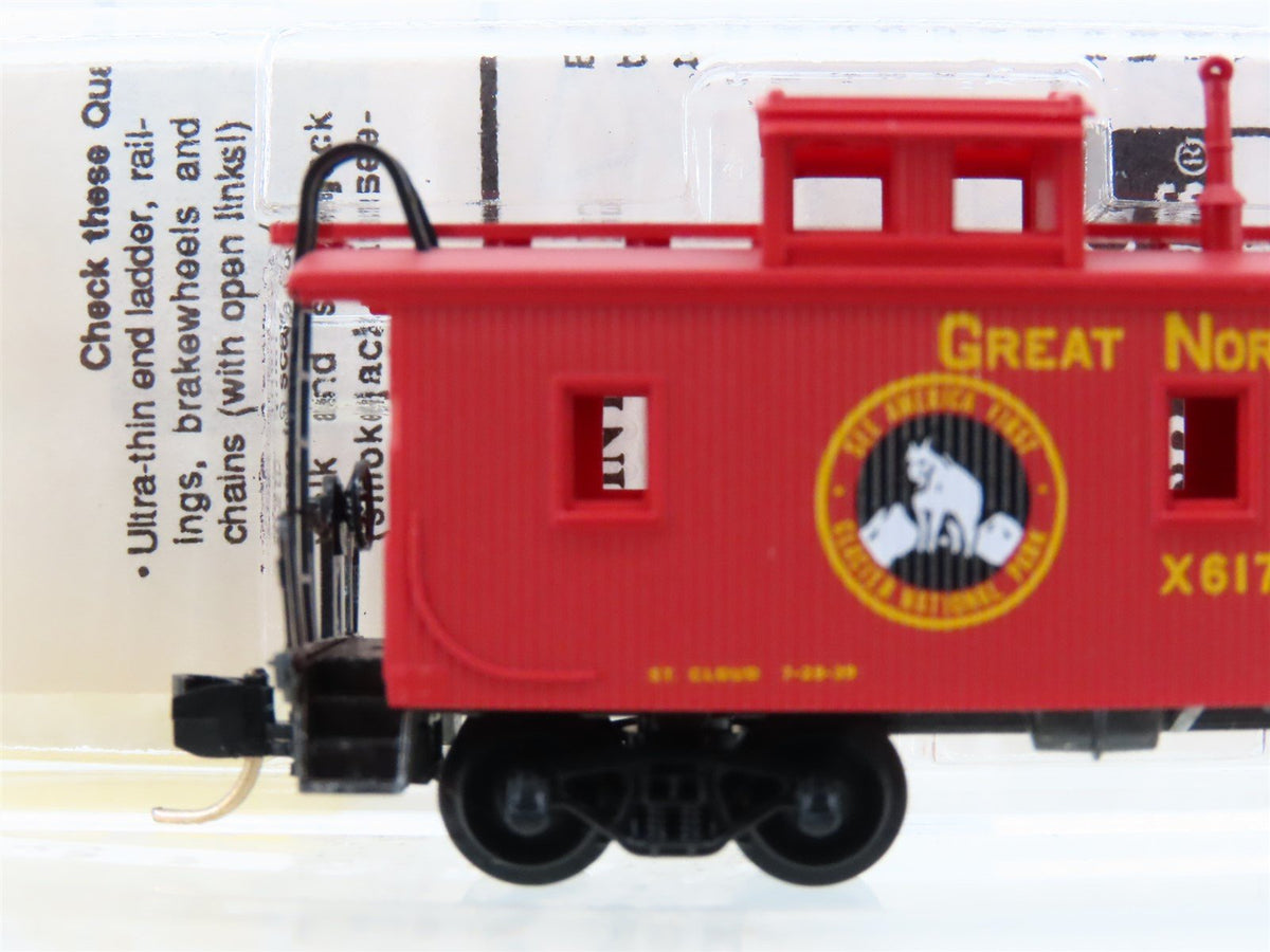 N Micro-Trains MTL 51110 GN Great Northern 34&#39; Offset Cupola Wood Caboose #X617