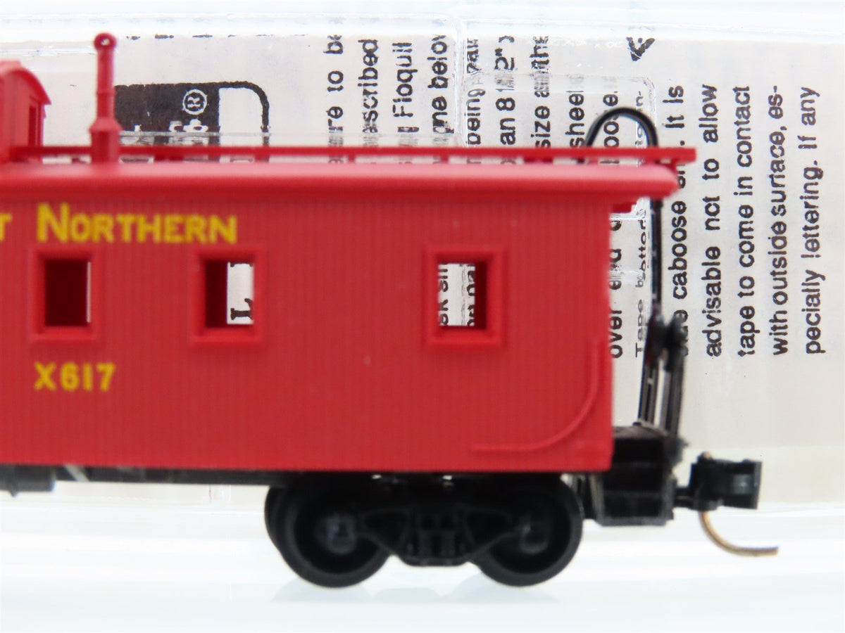 N Micro-Trains MTL 51110 GN Great Northern 34&#39; Offset Cupola Wood Caboose #X617