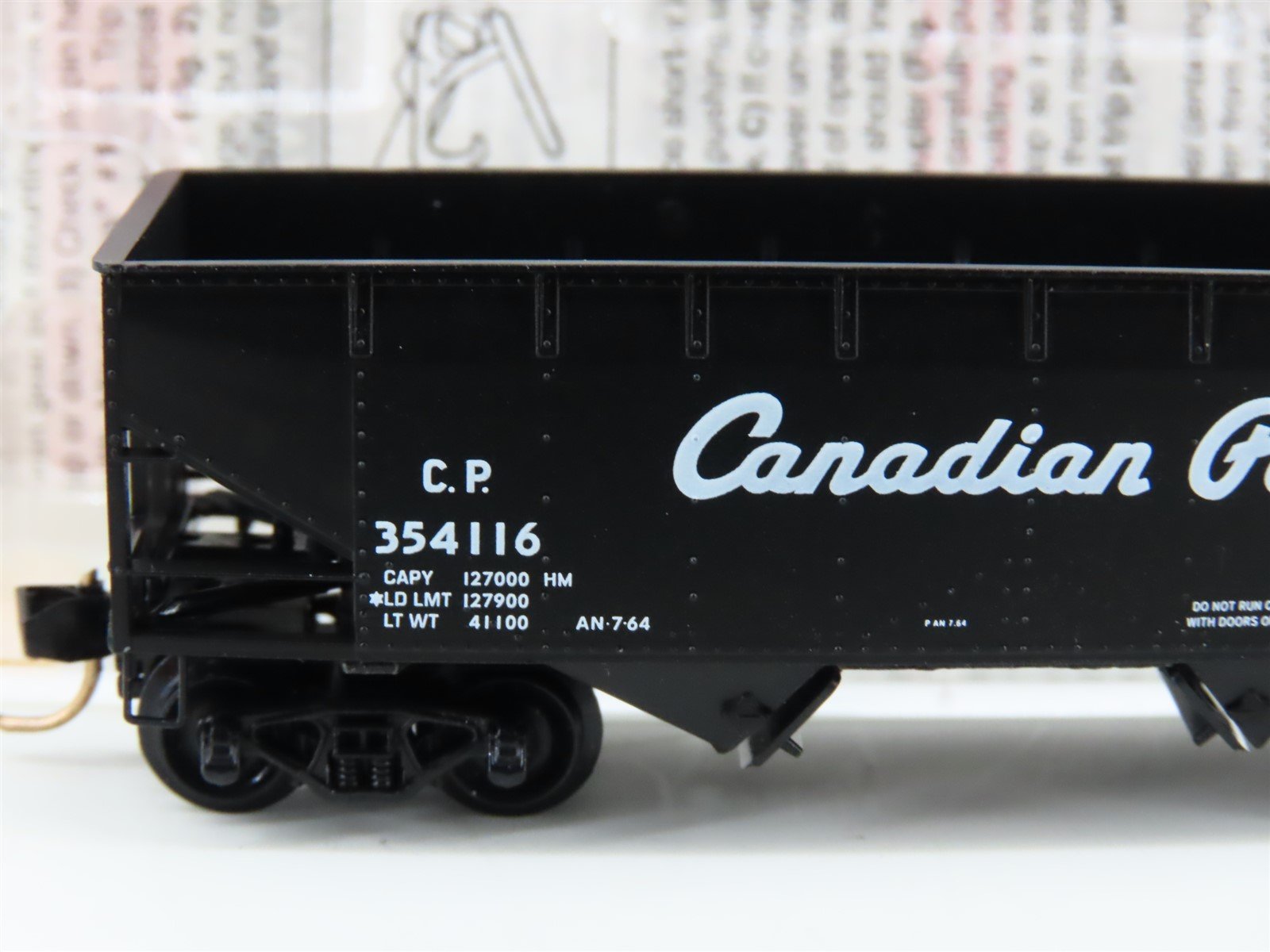 N Scale Micro-Trains MTL 55410 CP Canadian Pacific 33' 2-Bay Hopper #354116
