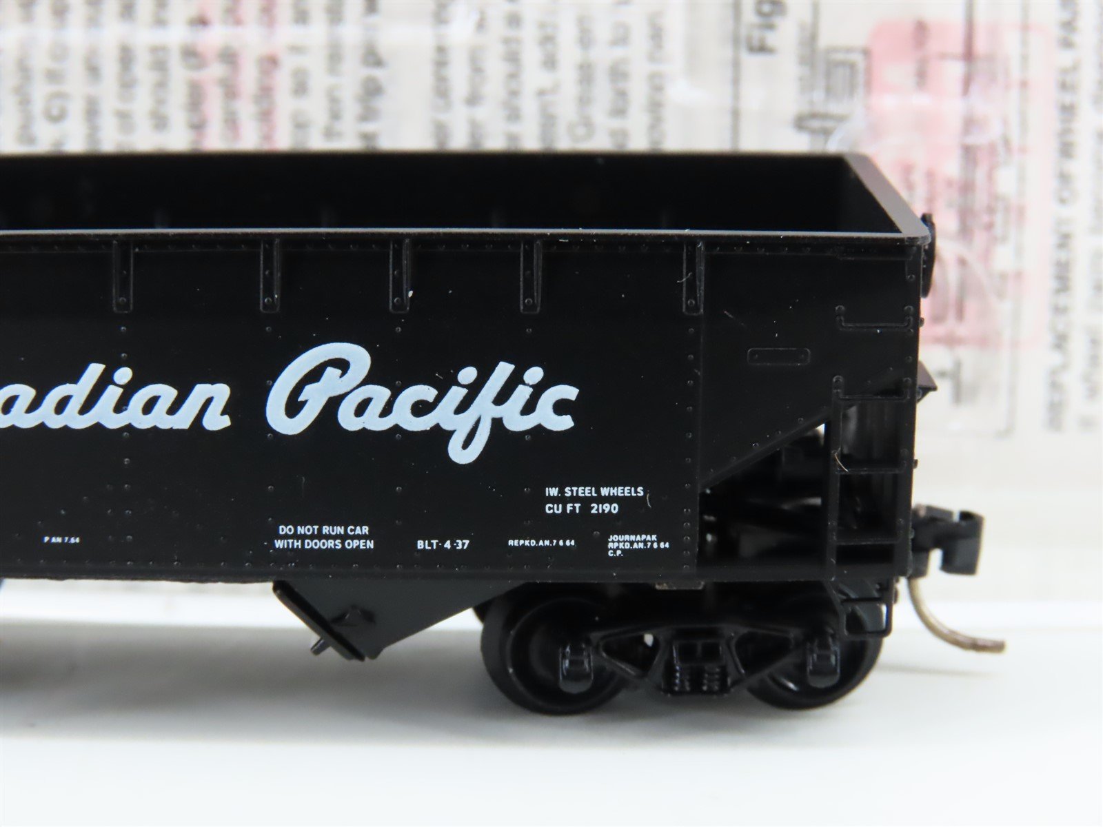 N Scale Micro-Trains MTL 55410 CP Canadian Pacific 33' 2-Bay Hopper #354116