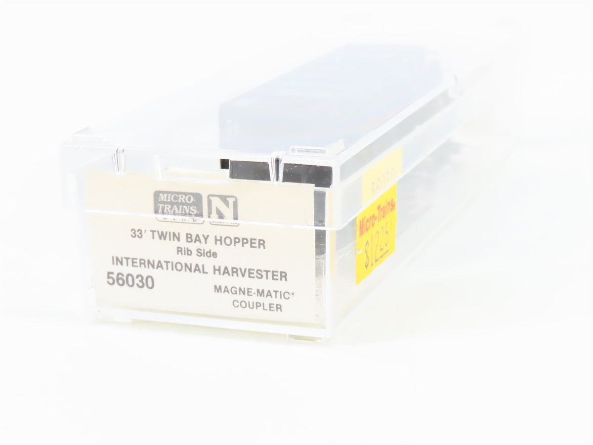 N Micro-Trains MTL 56030 IHCX International Harvester Co. 33&#39; 2-Bay Hopper #551
