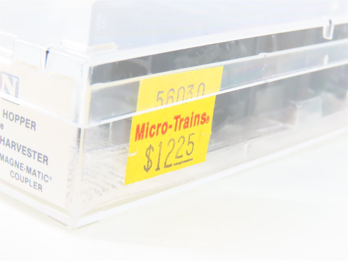 N Micro-Trains MTL 56030 IHCX International Harvester Co. 33&#39; 2-Bay Hopper #551