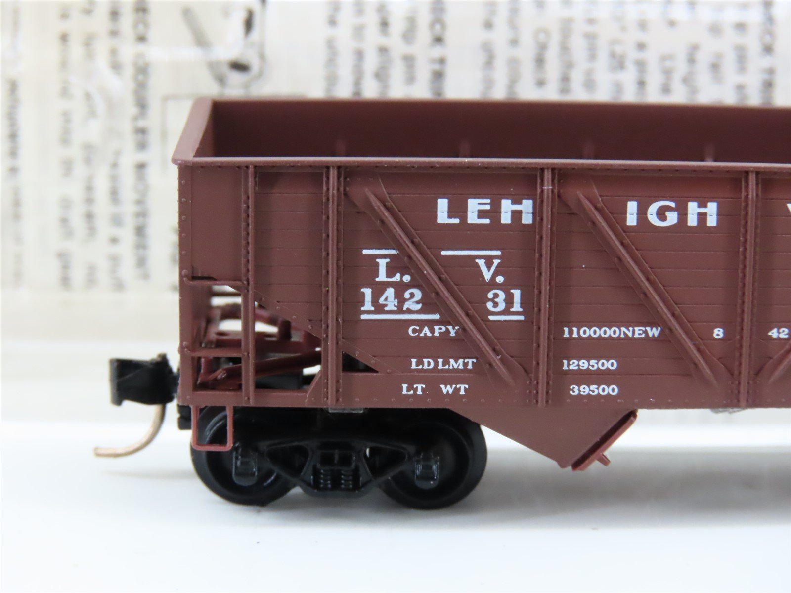 N Micro-Trains MTL 57030 LV Lehigh Valley 33' 2-Bay Composite Side Hopper #14231