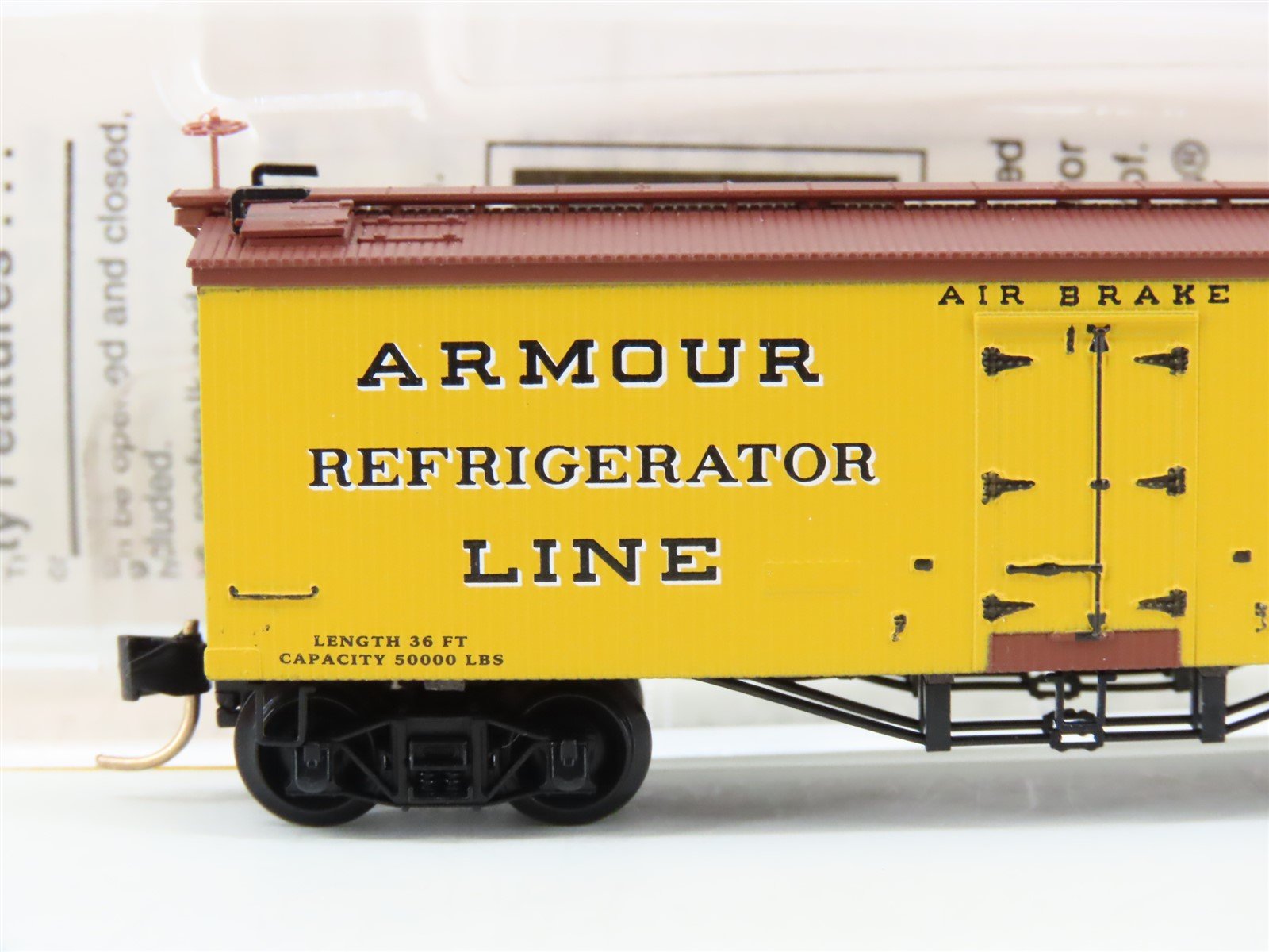 N Scale Micro-Trains MTL 58030 Armour Refrigerator Line 36' Ice Reefer #7306