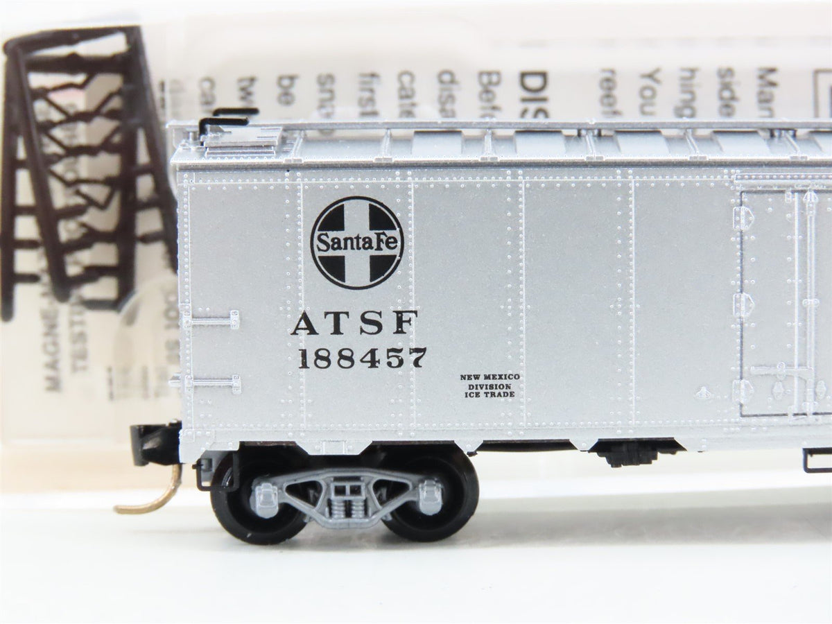 N Micro-Trains MTL 59030 ATSF Santa Fe MoW 40&#39; Steel Side Ice Reefer #188457