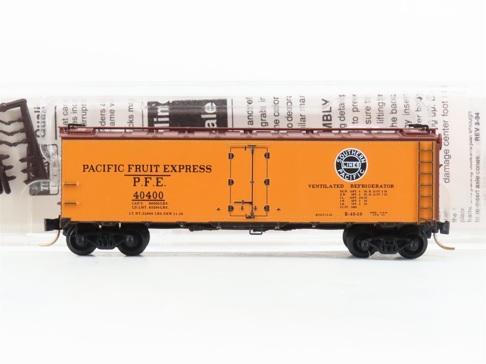 N Micro-Trains MTL 59010 PFE Pacific Fruit Express 40' Steel Ice Reefer #40400