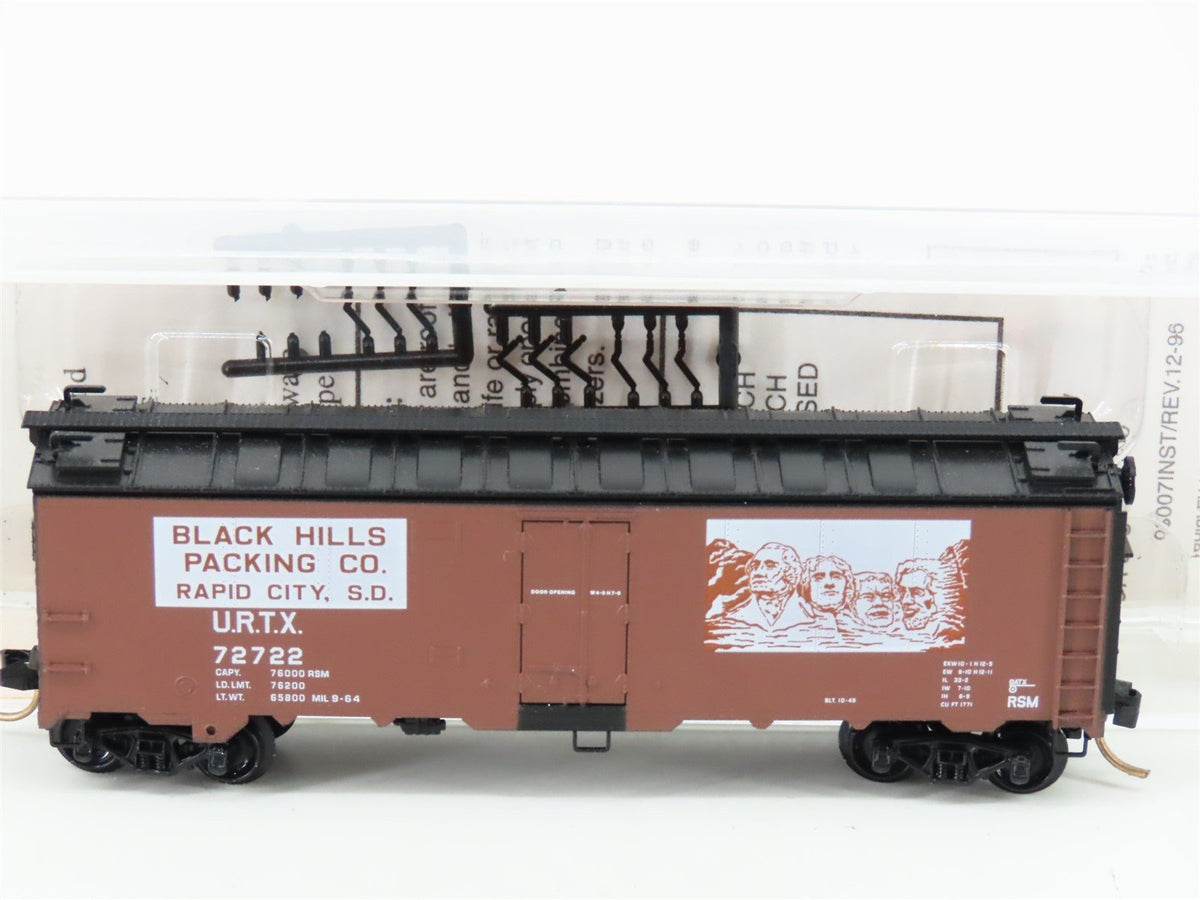 N Micro-Trains MTL 59530 URTC Black Hills &quot;Mt. Rushmore&quot; 40&#39; Steel Reefer #72722