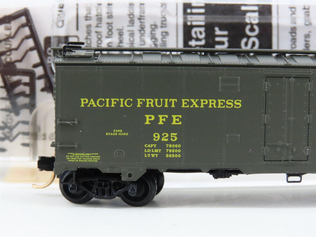 N Micro-Trains MTL 59510 PFE Pacific Fruit Express 40&#39; Steel Ice Reefer #925