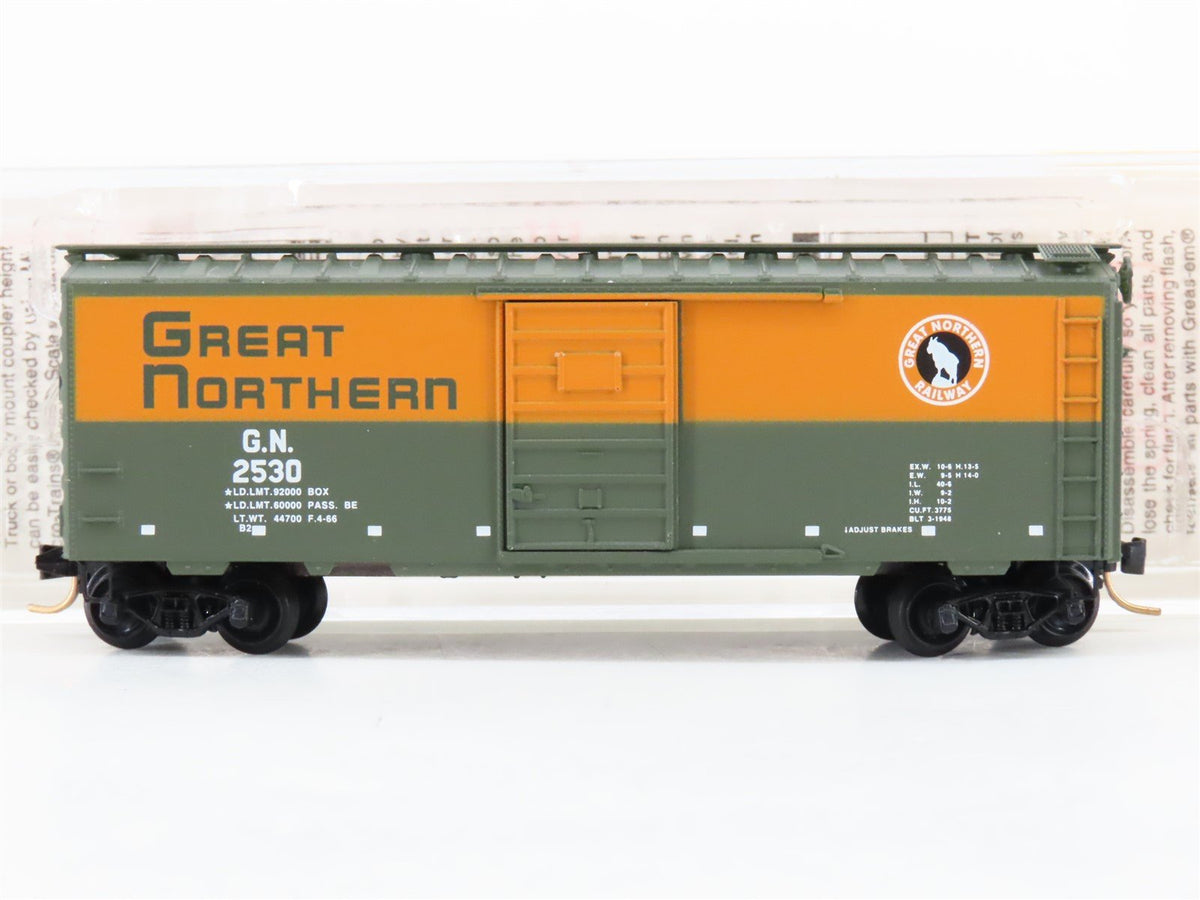 N Scale Micro-Trains MTL 20226 GN Great Northern 40&#39; Single Door Box Car #2530