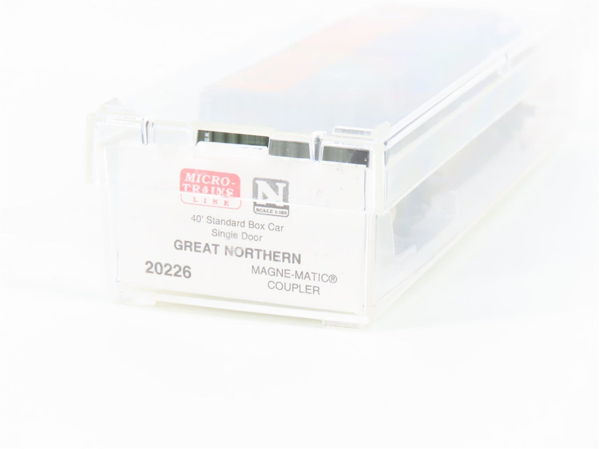 N Scale Micro-Trains MTL 20226 GN Great Northern 40&#39; Single Door Box Car #2530
