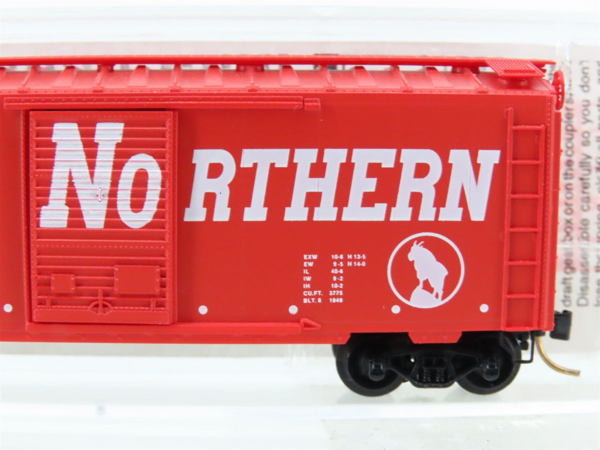 N Scale Micro-Trains MTL 20176 GN Great Northern &quot;Circus&quot; 40&#39; Box Car #18588