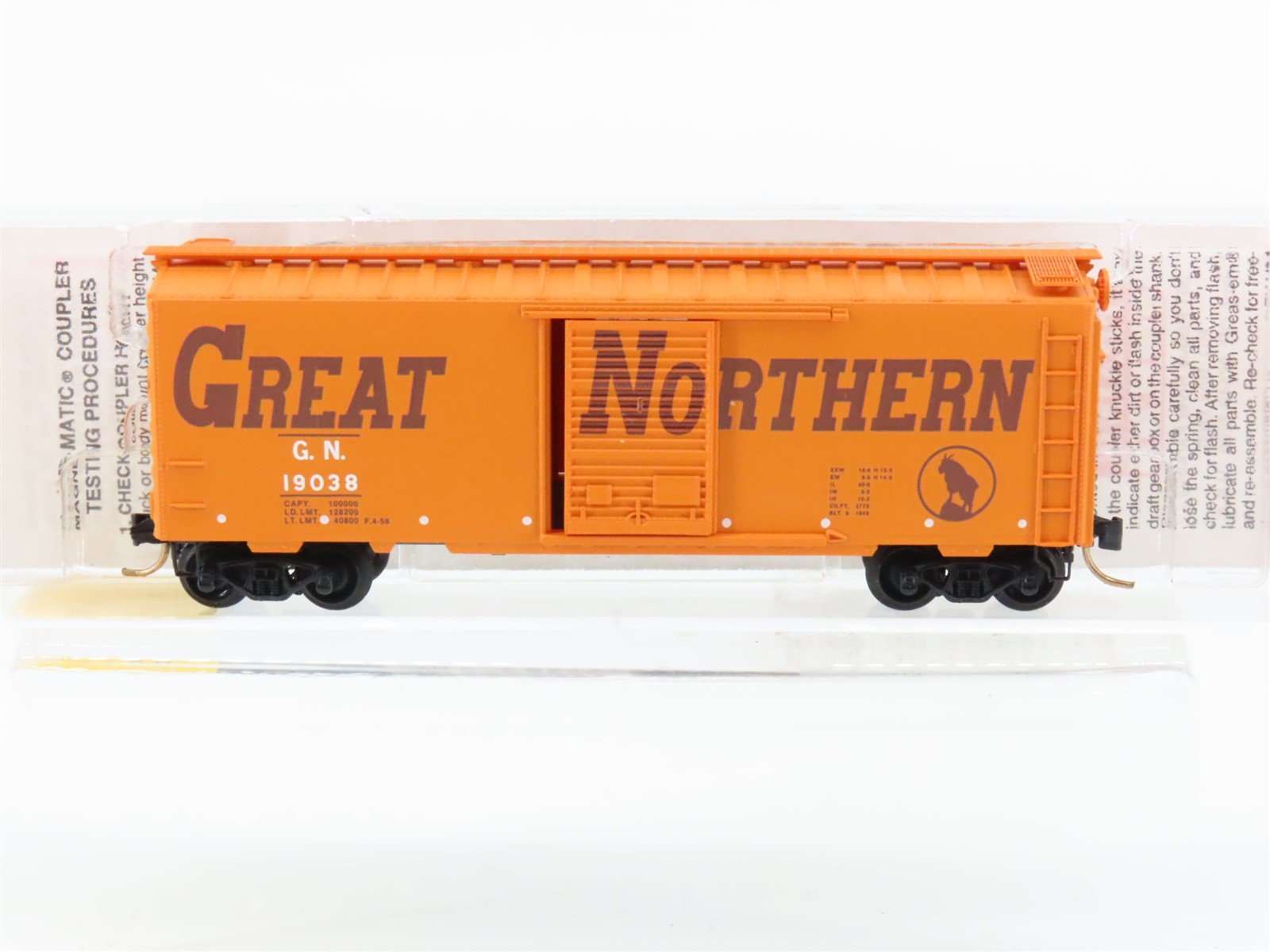 N Scale Micro-Trains MTL 20166 GN Great Northern "Circus" 40' Box Car #19038