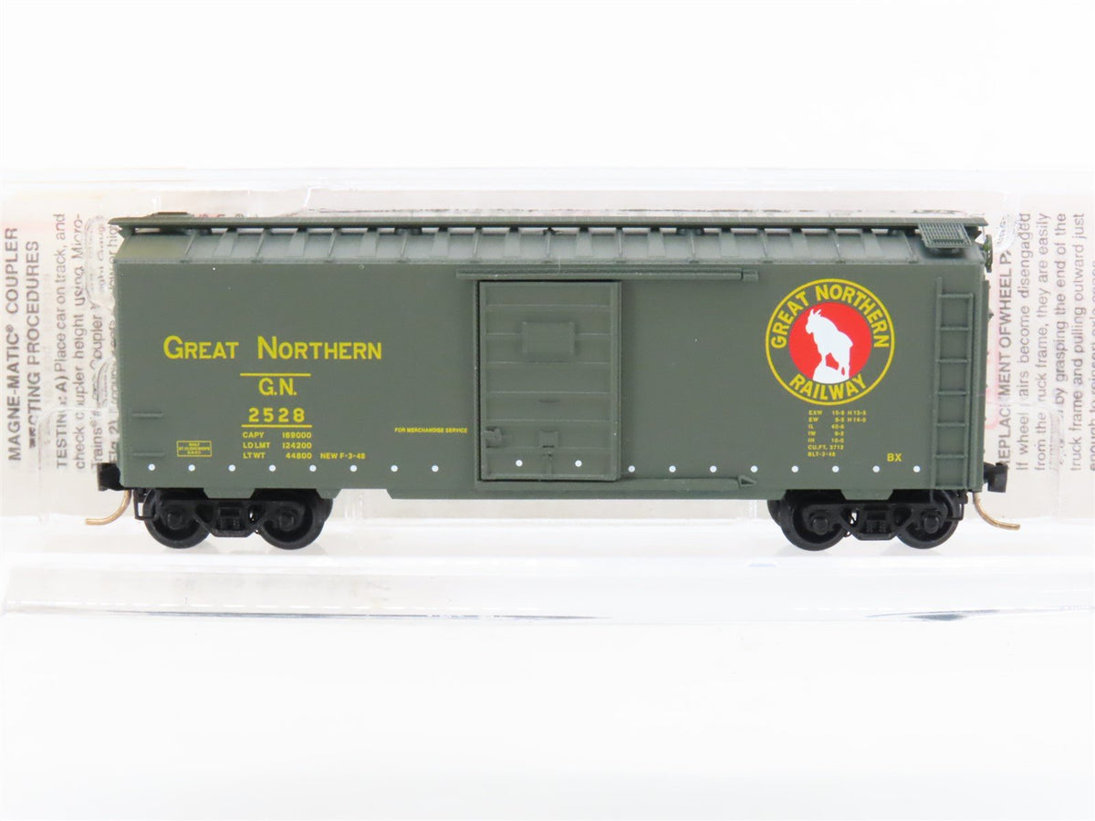N Scale Micro-Trains MTL 20406 GN Great Northern 40&#39; Single Door Box Car #2528
