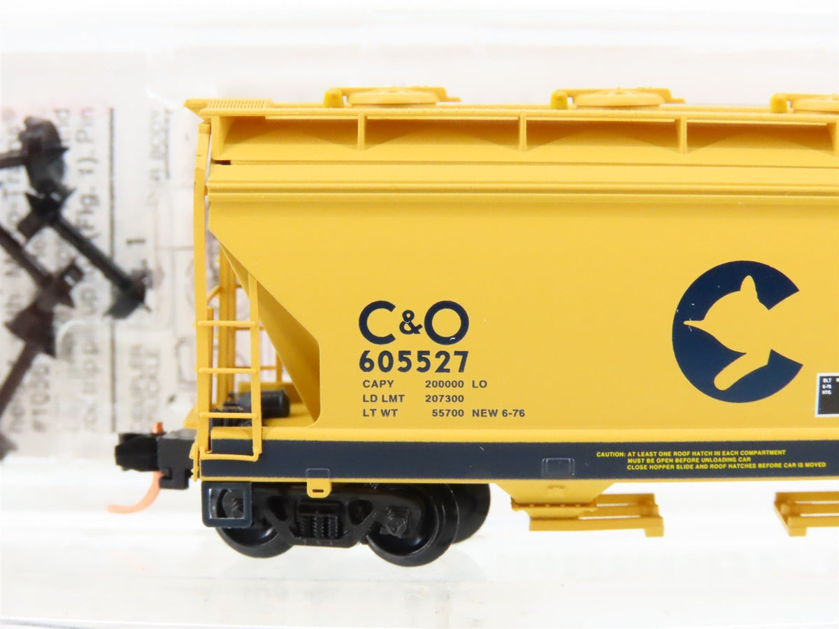N Micro-Trains MTL 92160 C&amp;O Chessie System ACF 2-Bay Covered Hopper #605527