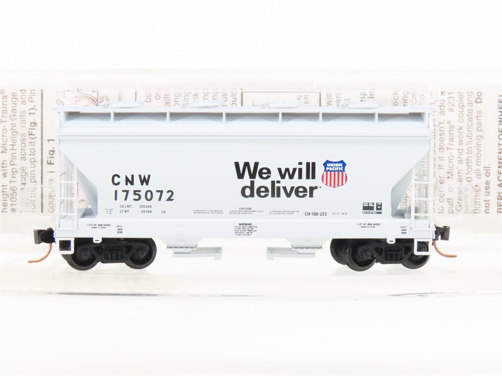 N Micro-Trains MTL 92130 UP / CNW "We will deliver" 2-Bay Covered Hopper #175072