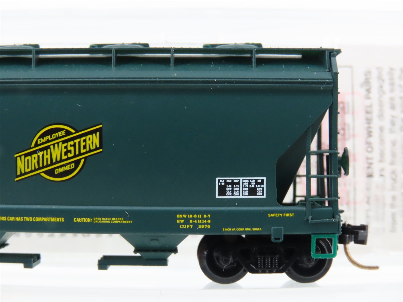 N Micro-Trains MTL 92100 CNW Chicago & North Western 2-Bay Covered Hopper #96706