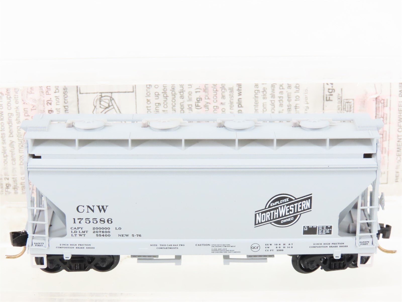 N Micro-Trains MTL 92090 CNW Chicago & North Western 2-Bay Covered Hopper 175586