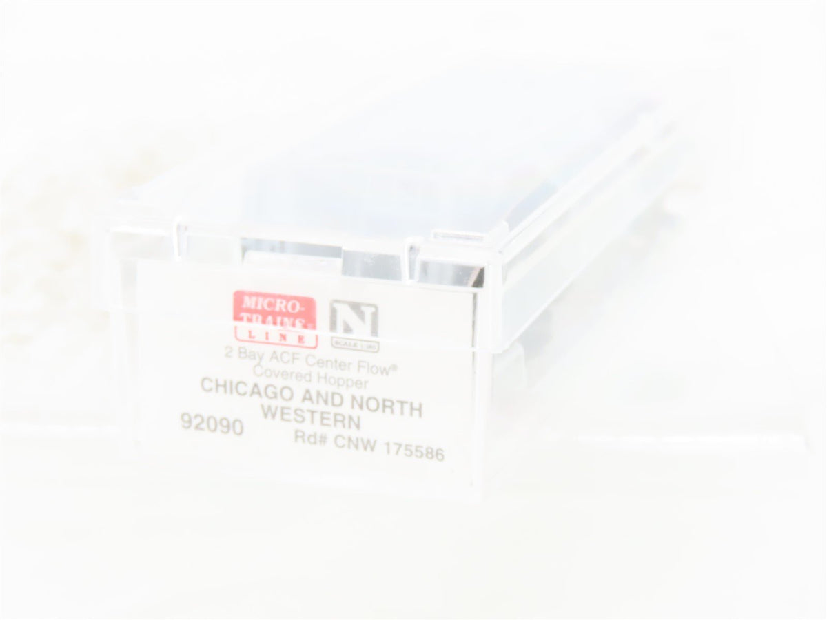 N Micro-Trains MTL 92090 CNW Chicago &amp; North Western 2-Bay Covered Hopper 175586